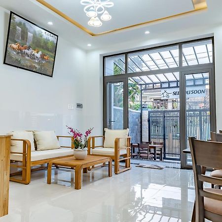 Little Boss Homestay Хойан Экстерьер фото