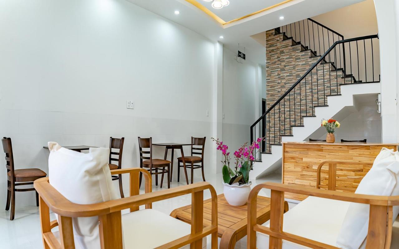 Little Boss Homestay Хойан Экстерьер фото