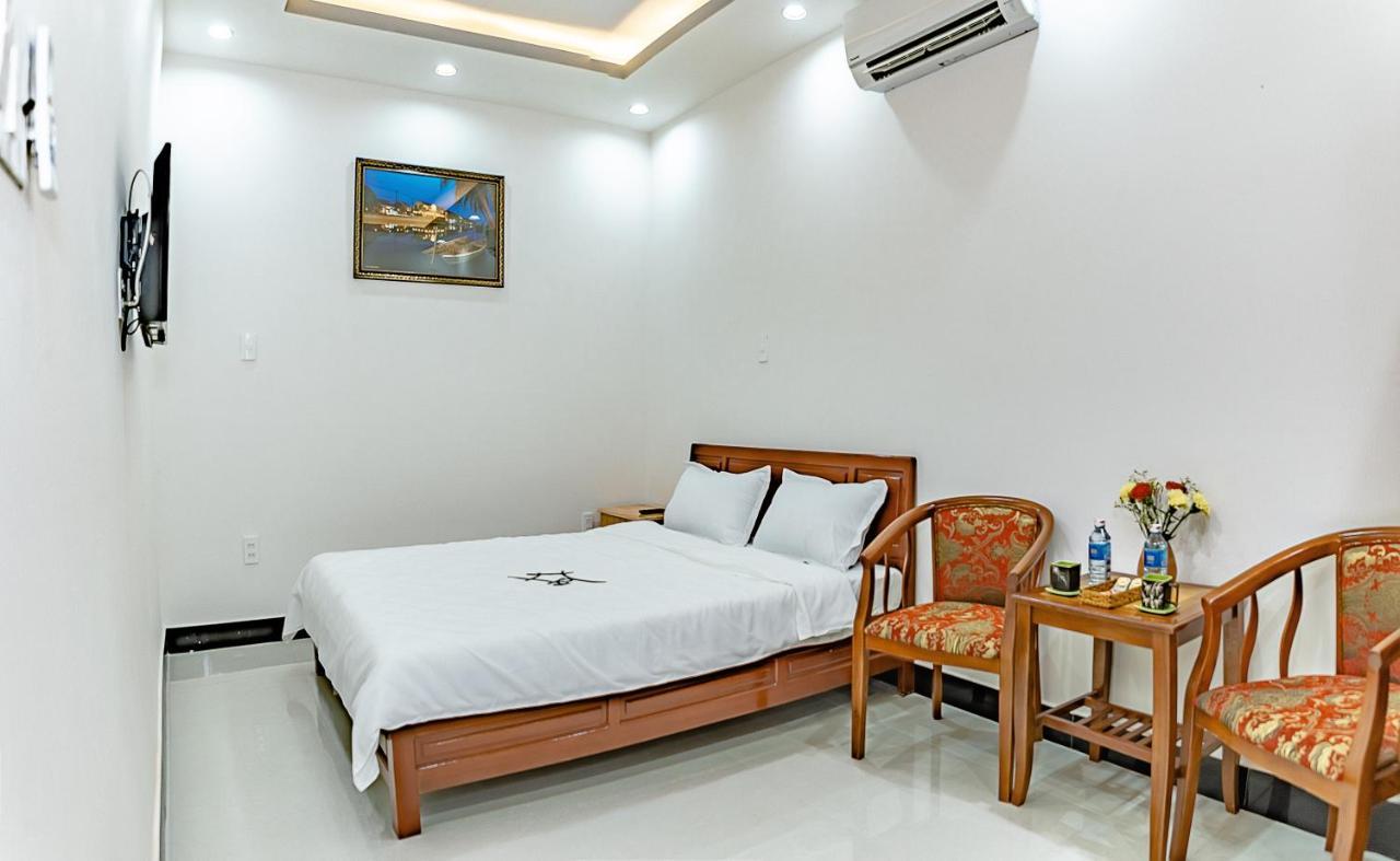 Little Boss Homestay Хойан Экстерьер фото