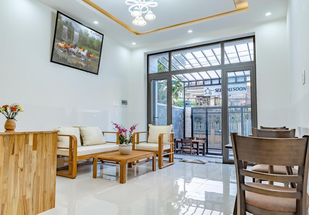 Little Boss Homestay Хойан Экстерьер фото